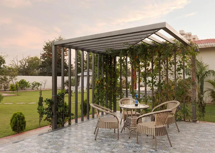 Inaayat Villa By Stayvista - Luxe Retreat With Pool & Garden Jaipur